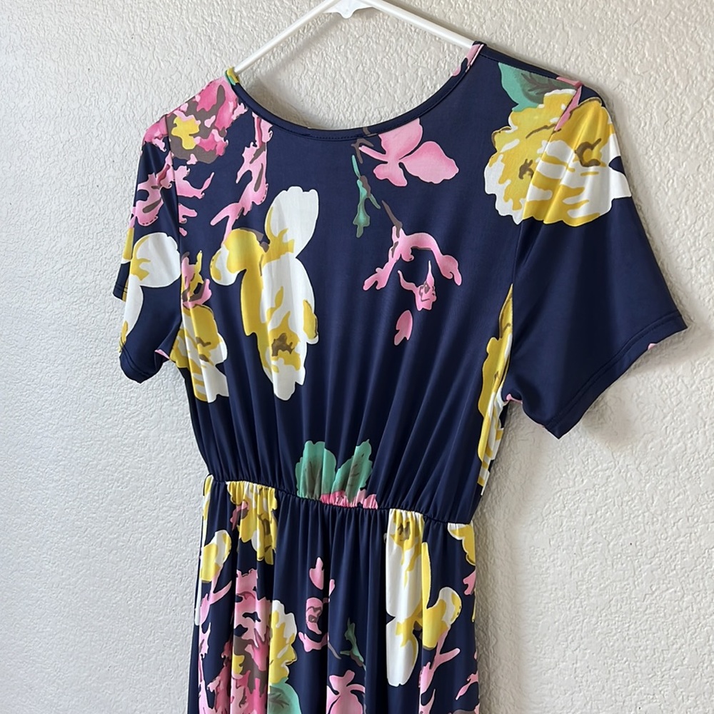 eloges Floral Dress Size Medium - Picture 10 of 14